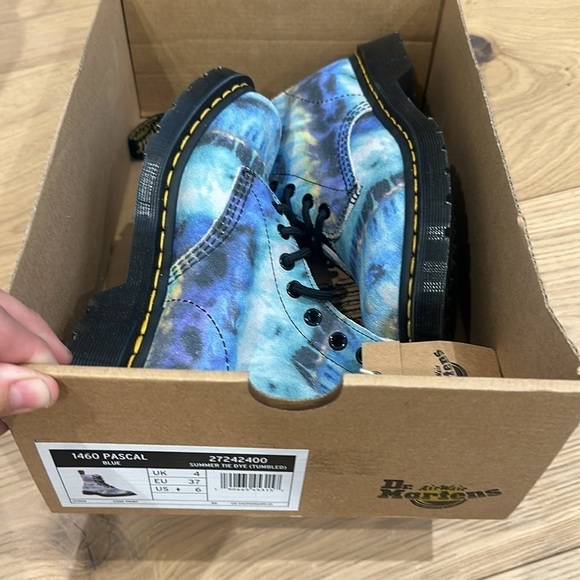 Doc Martens 1460 Pascal Boot (Unisex)
BLUE, Size 4UK (6 Women / 5 Men NEW - Picture 6 of 6